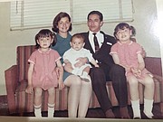 Familia. Una foto familiar cuando la familia Borbón vivía en Ibagué, en Colombia. Ángela es la primera de la derecha. CREDITO: Cortesía Ángela C. Borbón