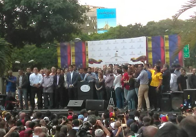 Presidente del Parlamento venezolano asumirá funciones del Poder Ejecutivo