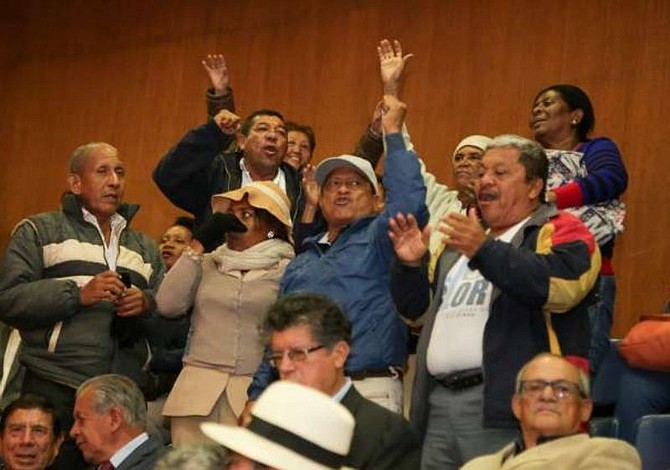 Gobierno de Ecuador se compromete a realizar el pago a maestros jubilados