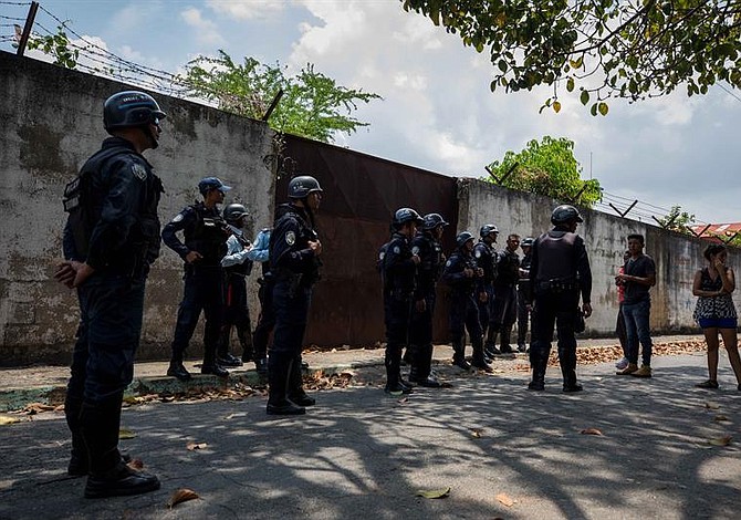 Más de 15 personas mueren asfixiadas en un centro de rehabilitación de Ecuador