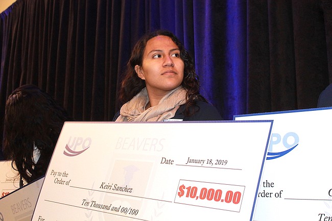 LATINA. Keiri Sánchez, la única estudiante latina que recibió una beca de UPO para perseguir su sueño de ser piloto.