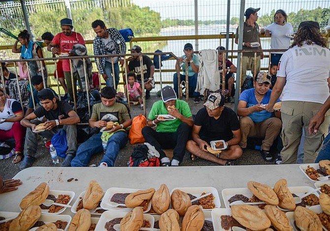 Estados Unidos asegura que contrabando masivo está acelerando la entrada de inmigrantes a la frontera sur