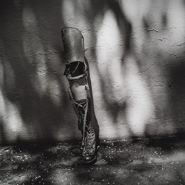 Frida’s Bathroom, Coyoacán, Mexico City / El Baño de Frida, Coyoacán, Ciudad de México, 2006
Graciela Iturbide (Mexican, born in 1942)
Photograph, gelatin silver print
*Museum purchase with funds donated by John and Cynthia Reed, Charles H. Bayley Picture and Painting Fund, Barbara M.
Marshall Fund, Lucy Dalbiac Luard Fund, Horace W. Goldsmith Foundation Fund for Photography, Francis Welch Fund, and Jane
M. Rabb Fund for Film and Photography
*© Graciela Iturbide
*Courtesy, Museum of Fine Arts, Boston