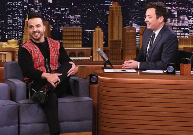 Luis Fonsi pone a bailar a Jimmy Fallon con su presentación en "The Tonight Show"