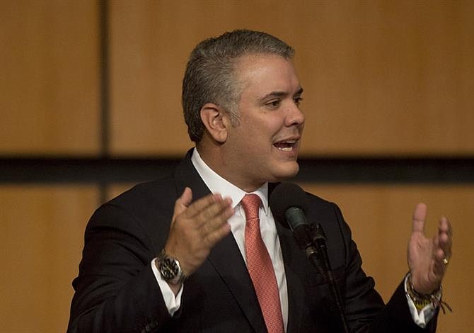 Duque: "(Maduro) está impidiendo que llegue ayuda humanitaria, lo que es un crimen"