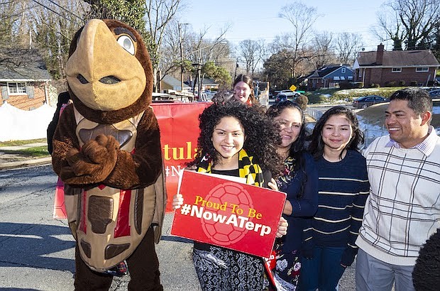 Latina. Rocío Mayorga de Hyattsville estudia en el colegio Eleanor Rossevelt y fue sorprendida por la Universidad de Maryland.