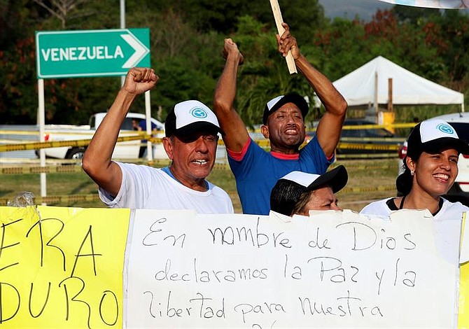 Venezolanos colman las calles para solicitar el ingreso de la ayuda humanitaria este #12Feb
