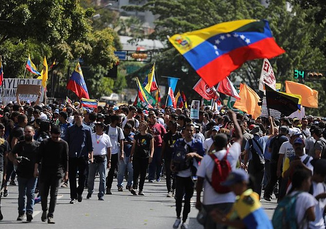 El Presidente encargado de Venezuela aseguró que la ayuda humanitaria entrará al país el #23Feb