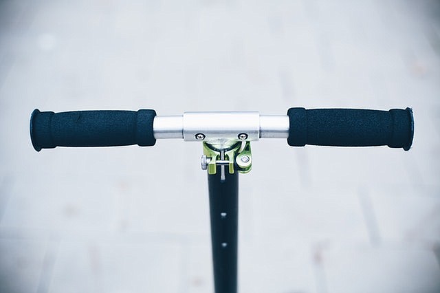 Primer estudio sobre el riesgo de conducir scooters, y cómo prevenir lesiones