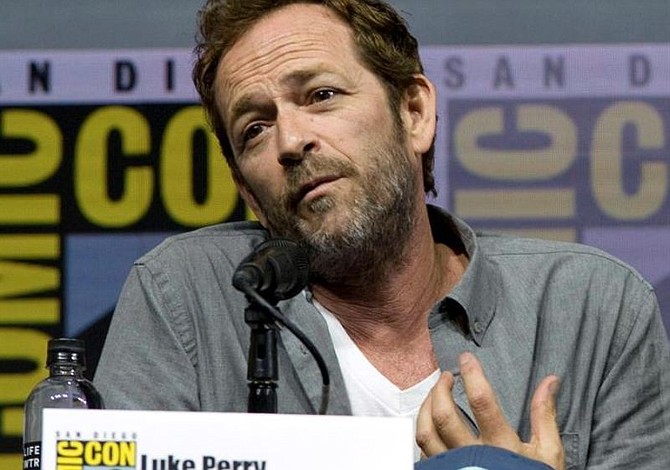Entierran en Tennessee al actor de Beverly Hills 90210, Luke Perry