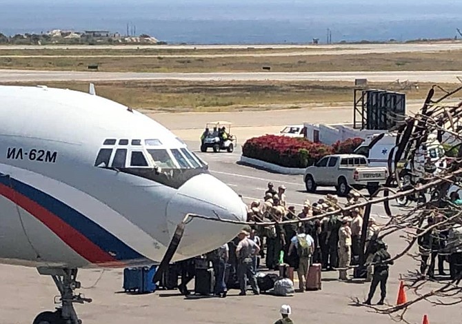 Dos aviones rusos con más de 90 militares llegan a Venezuela en medio de crisis política