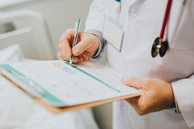 Confusión costosa: visita de bienestar de Medicare no es lo mismo que el chequeo anual
