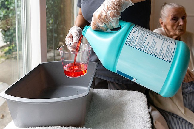 ¿Cómo combatir las aterradoras súper bacterias? Cooperación… y un jabón especial