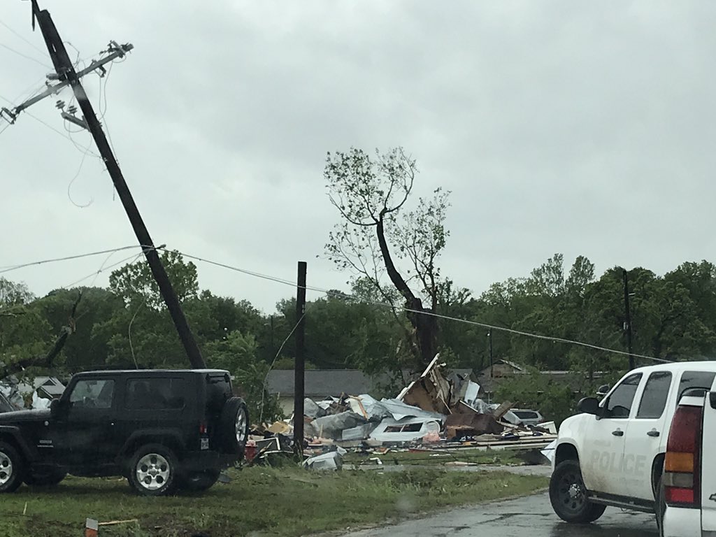 Tornado azotó ciudad en Texas este sábado Boston's Online Hispanic