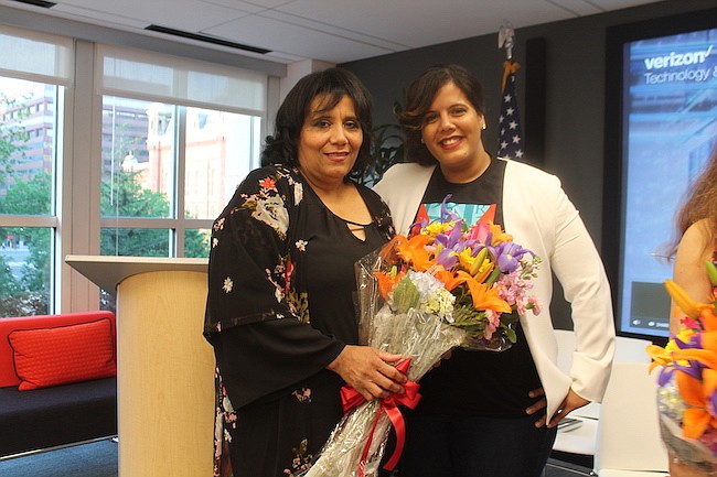 Washington, DC: Jóvenes exitosos agradecen a sus madres