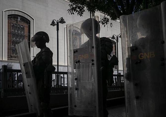Régimen de Maduro intensifica arremetida contra trabajadores de la prensa
