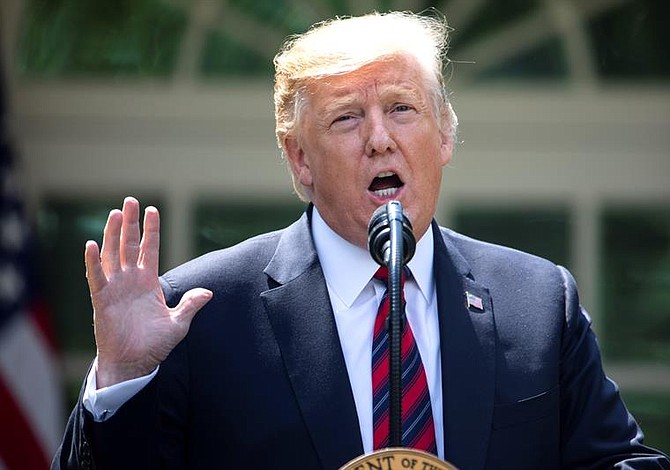 Trump revela plan para revisar el sistema legal de inmigración