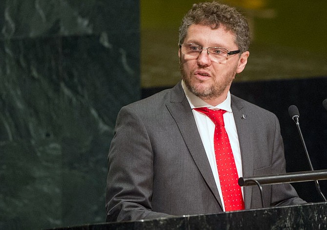 Relator de la ONU preocupado por ley en El Salvador que otorgaría perdones a delitos graves perpetrados durante el conflicto armado