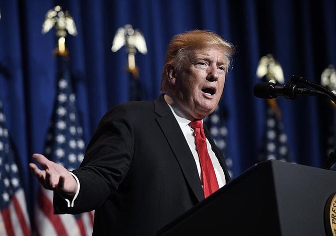 Trump defiende los "logros" que ha obtenido desde que llegó a la Casa Blanca