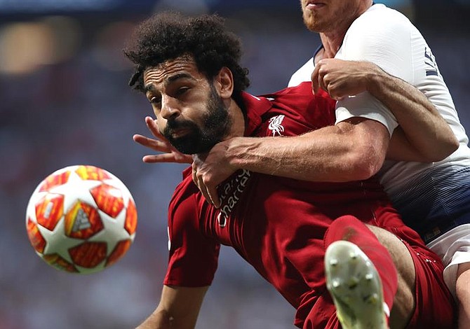 La sorprendente reacción de Mohamed Salah al pensar que una periodista lo iba a besar