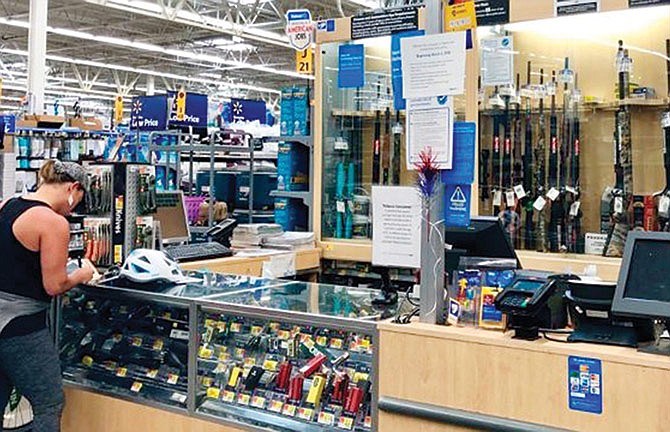 Walmart dejará de vender municiones para pistolas