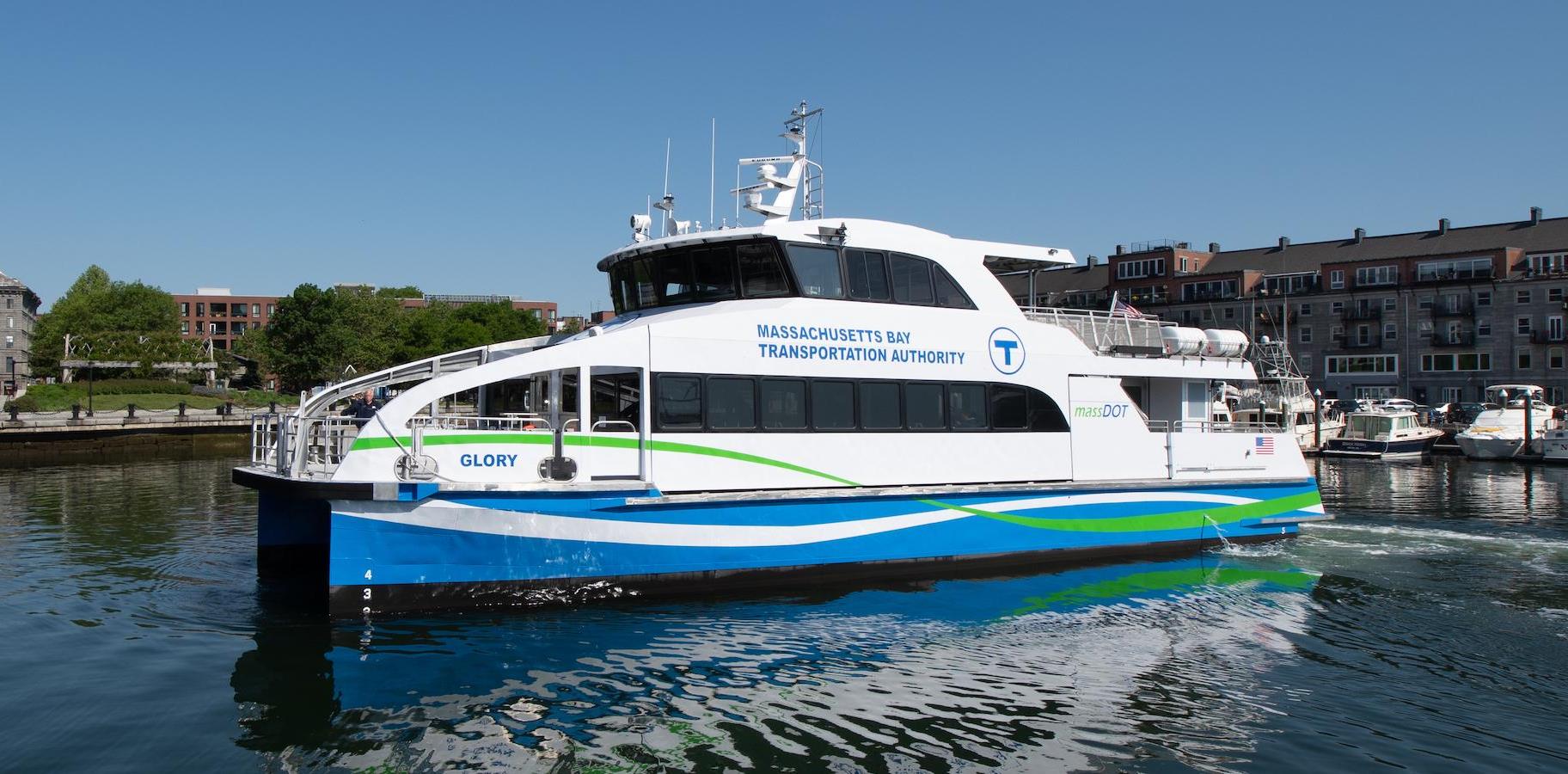 El Ferry MBTA de Hingham derrapa en aguas turbulentas y derriba a sus