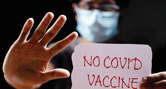 POLITICO. Orden ejecutiva en Texas prohíbe obligar a los empleados a vacunarse contra el COVID-19.