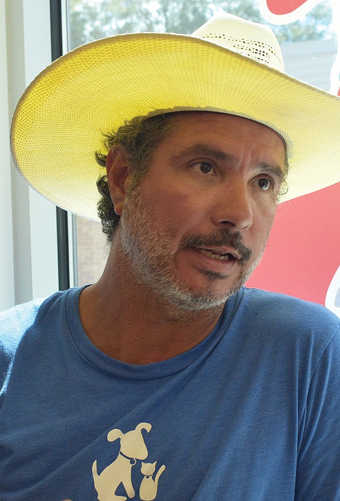 Luis Herrera, educador público del Austin Animal Center.