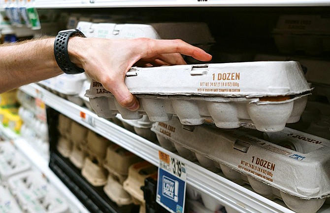 ILEGAL. Las autoridades recomiendan no comprar huevos en la frontera sur y no declarar la compra, pues las sanciones civiles pueden costar hasta 300 dólares.