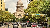 La Legislatura texana cerró su sesión regular con la aprobación de normas que favorecen a gran parte de la población, pero tambien con restricciones para las minorías.
