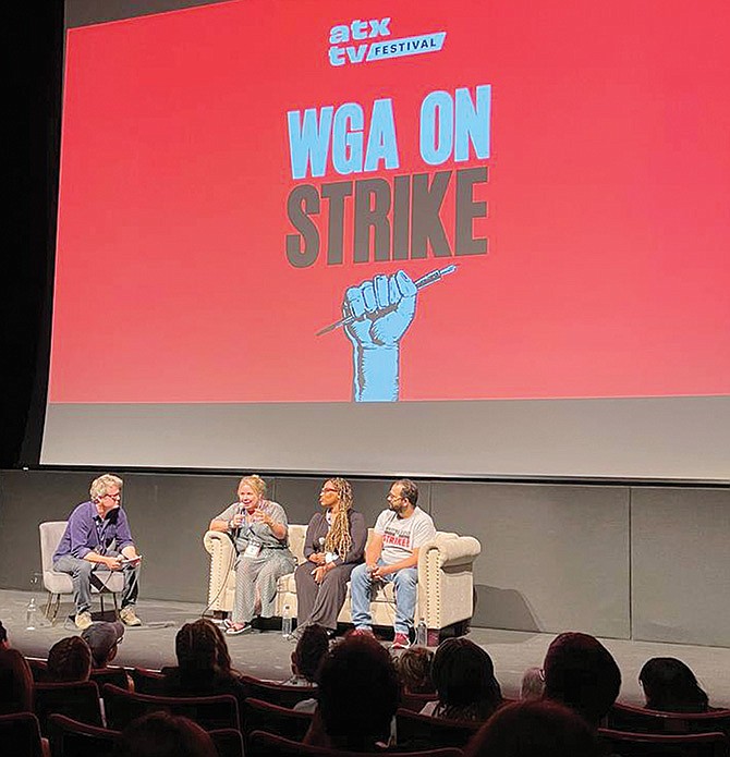 Beau Willimon, Julie Plec, Zoanne Clack y Greg Iwinski expusieron los motivos de la huelga de escritores y guionistas.