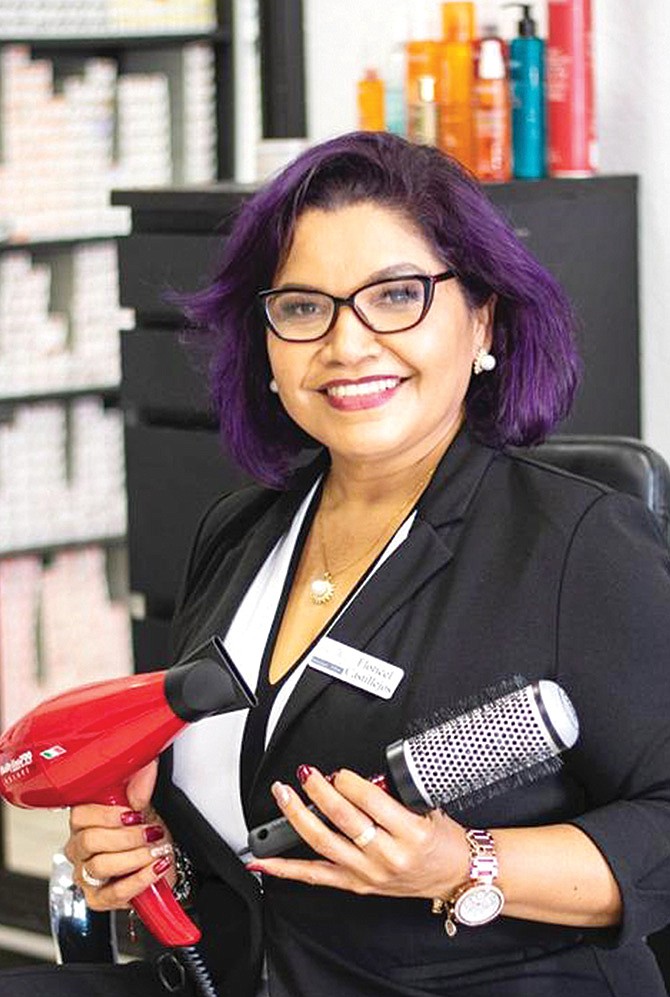 Floricel Castillejos, propietaria de Control & Definition Hair Salon-Spa.