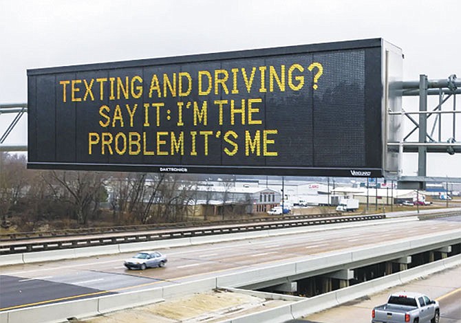 Controversia por mensajes graciosos en las autopistas