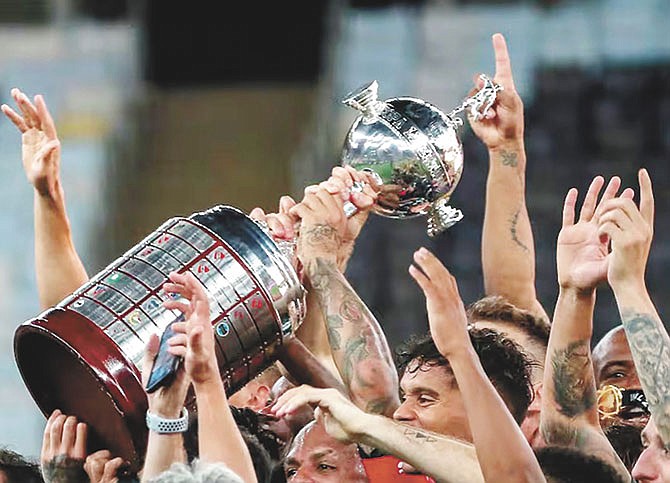 La Copa Libertadores es el trofeo más deseado por todos los clubes sudamericanos: en los últimos años prevalecieron los brasileños.