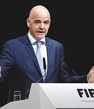 Presidente de la FIFA lamenta los hechos ocurridos en Dallas.