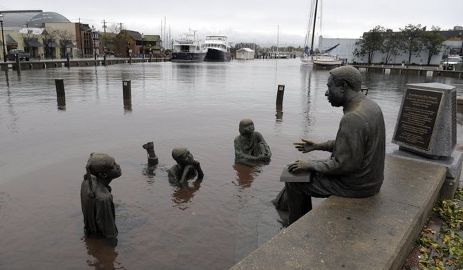 El agua alcanzó a un emblemático monumento en Annapolis, Maryland. AP