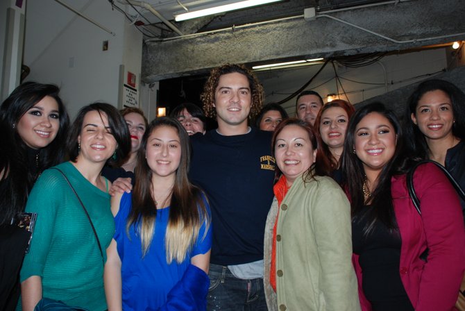 David Bisbal con fans3.