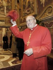 El cardenal Leonardo Sandri se menciona como uno de los "papables".