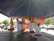El Grupo Los Quetzales Mexican Dance Ensemble en la fiesta del Cinco de Mayo de El Tiempo Latino, el sábado 4.