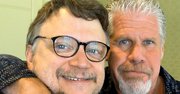 DOS. El director Guillermo del Toro (izq.) y el actor Ron Perlman.