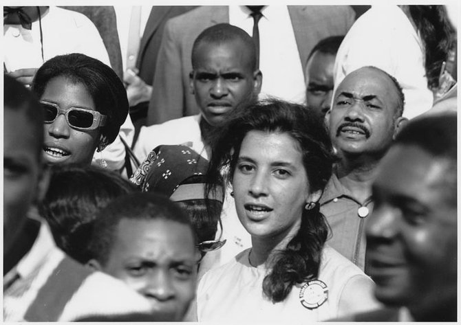 La Marcha de Washington para Trabajo y Libertad (tal es el nombre completo de la convocatoria) se realizó el 28 de agosto de 1963, en el National Mall de DC. Frente al reflejo de agua, en el Monumento a Lincoln, King Jr. dio su histórico discurso.