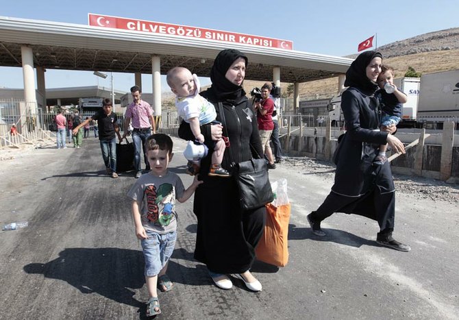 Y ya son 2 millones los refugiados que buscan asilo, especialmente en Turquía.