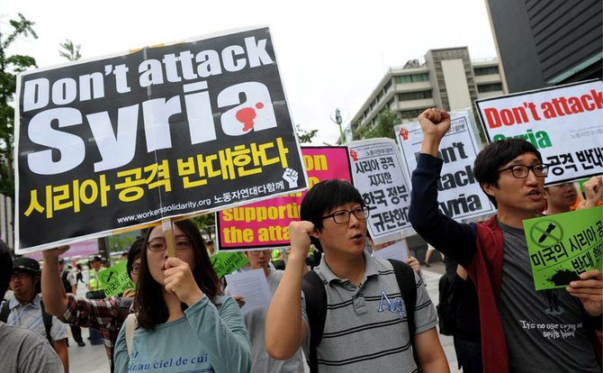 Desde Corea del Sur hasta Gran Bretaña, las voces alejadas del poder y cercanas a las calles siguen diciendo "Basta de sangre".