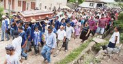 ENTIERRO. De Adriel Valle en Suyatal, este de Honduras, el 28 de agosto.
