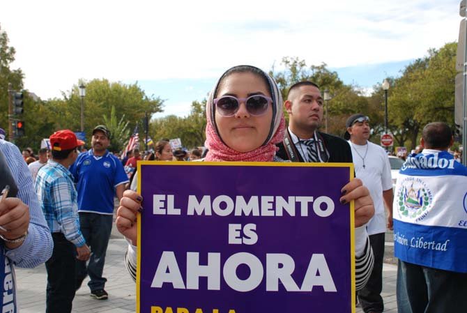 "Pedimos una reforma migratoria que permita a los jóvenes como yo oder estudiar y trabajar", Sarah Masoud, egipcia de DC.