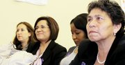 FUERZA. De izq a der., las cónsules Rocío Vázquez Álvarez, de México; Janina Smith, de Ecuador; Lidia Mosquera, de Colombia y la madre de Andrea Crew, Rosa Pineda, el martes 22 en un evento de The Family Place en DC.