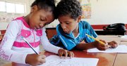 DOS. Estrella y Benjamín en una escuela de San Juan de Miraflores, Lima.