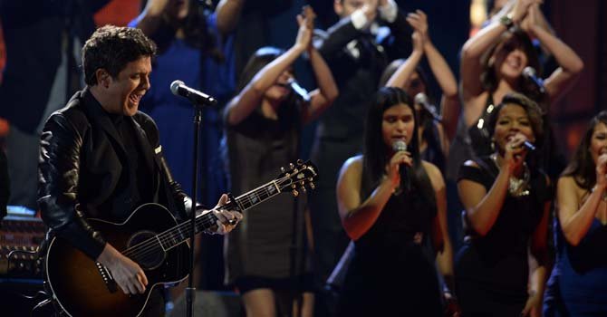 Alejandro Sanz actuó y ganó un Grammy.