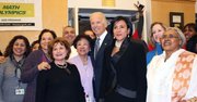 INSCRIPCIÓN. El vicepresidente Joe Biden visitó la Escuela Carlos Rosario en DC el lunes 31 de marzo en el último día para inscribirse en el Obamacare.