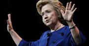 La ex secretaria de Estado Hillary Clinton en una foto del 8 de abril del 2014 mientras da el discurso de inauguración en la Cumbre de Mercadotecnia del 2014 de Marketo en San Francisco. Clinton, la ex senadora de Nueva York, logró esquivar un zapato que le arrojó una mujer mientras daba el discurso de inauguración del Instituto de las Industrias de Reciclaje de Chatarra en el centro turístico de Mandalay Bay, en Las Vegas. (Foto AP/Ben Margot, File)